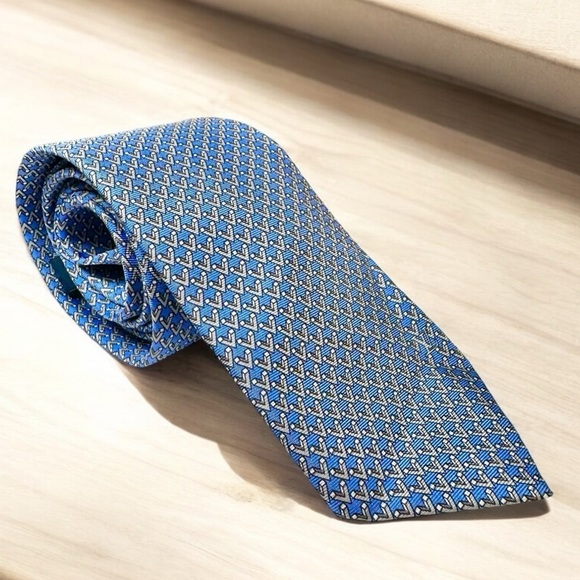 Authentic Louis Vuitton 100% Silk Men’s Blue Signature Neck Tie - Picture 1 of 12
